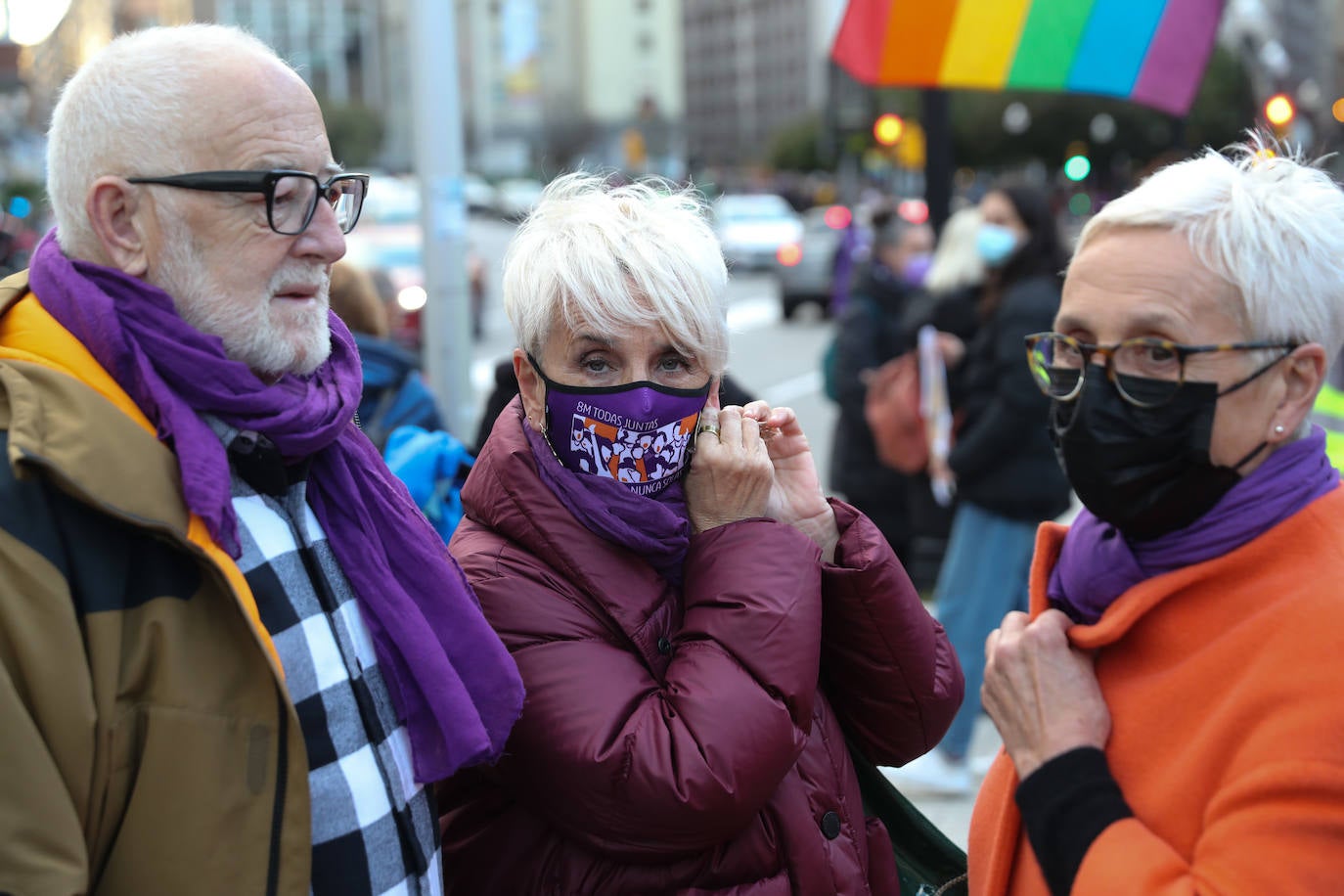 Las mujeres asturianas 'paran' este martes para renovar el impulso en la lucha por la igualdad.Las calles de Gijón se han llenado de miles de personas, unas 5.000, para celebrar el Día Internacional de la Mujer.