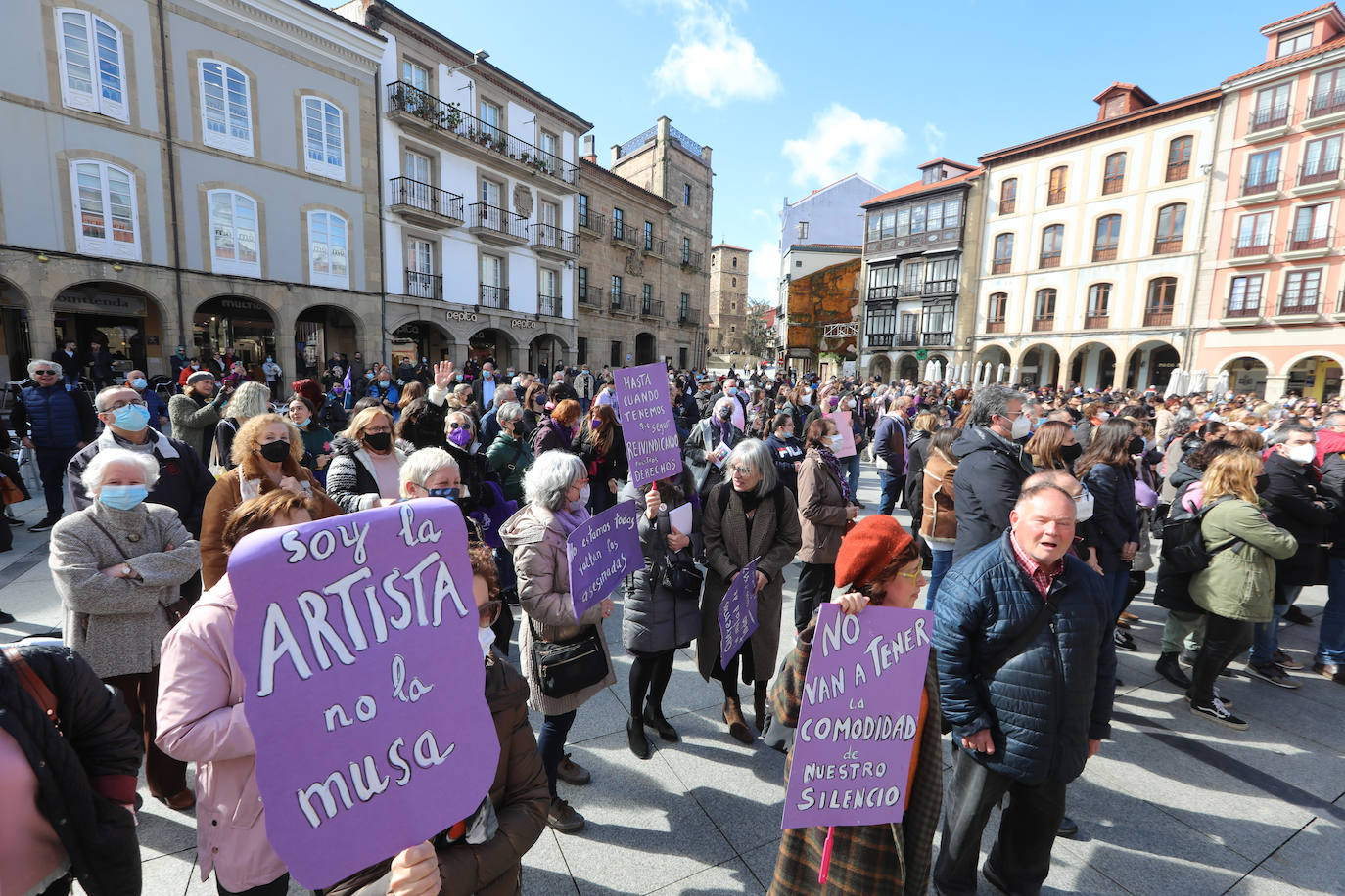 Fotos: 8M, Día de la Mujer. Avilés, «por la dignidad de todas»