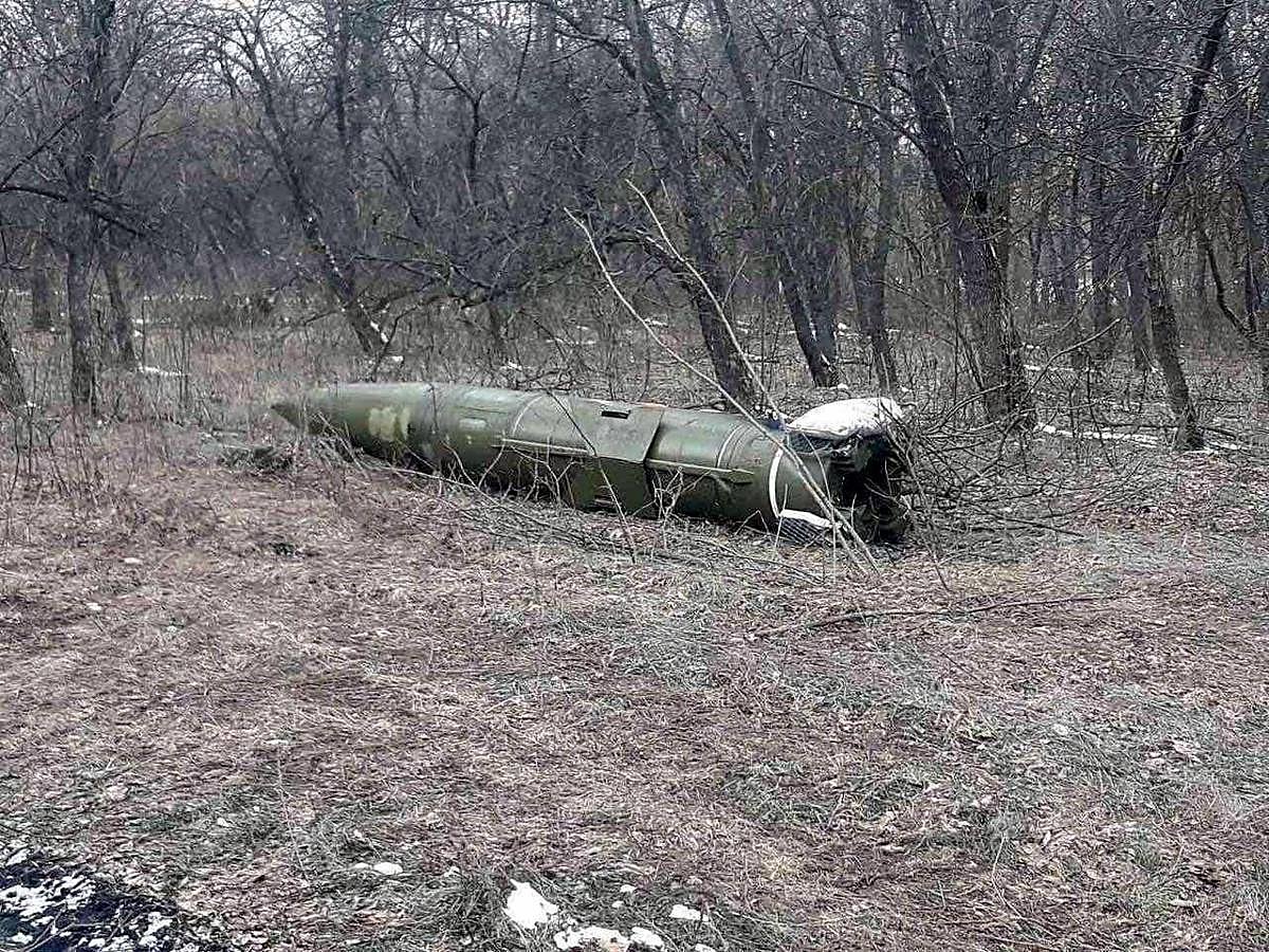 Un misil hipersónico hallado en un bosque a las afueras de Kramatorsk.
