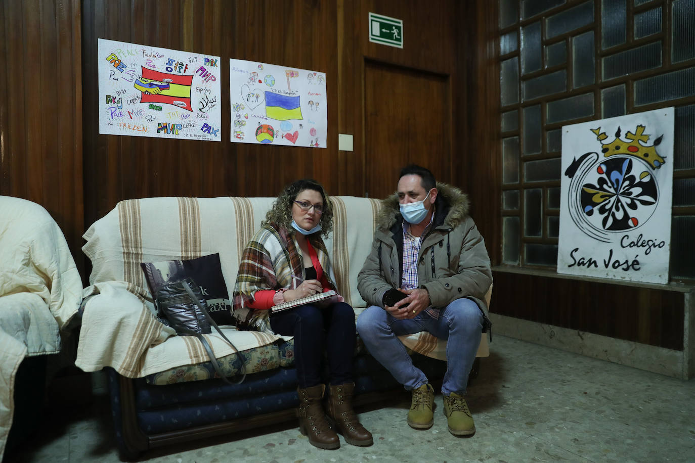 Más de 300 voluntarios han trabajado para adecuar el colegio San José para su llegada: «Hemos conseguido montar una casa para cincuenta personas en dos días»