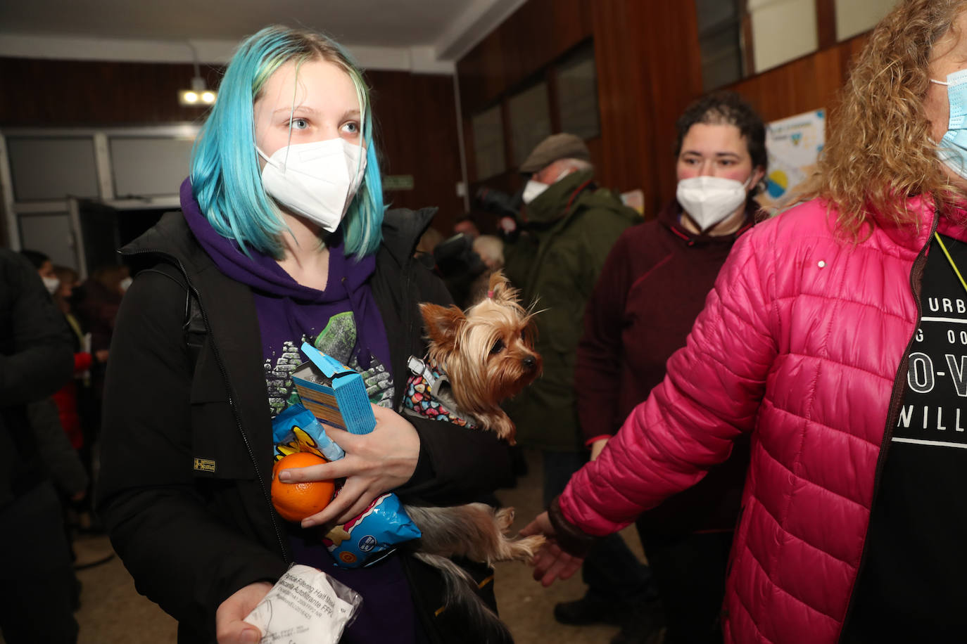 Más de 300 voluntarios han trabajado para adecuar el colegio San José para su llegada: «Hemos conseguido montar una casa para cincuenta personas en dos días»