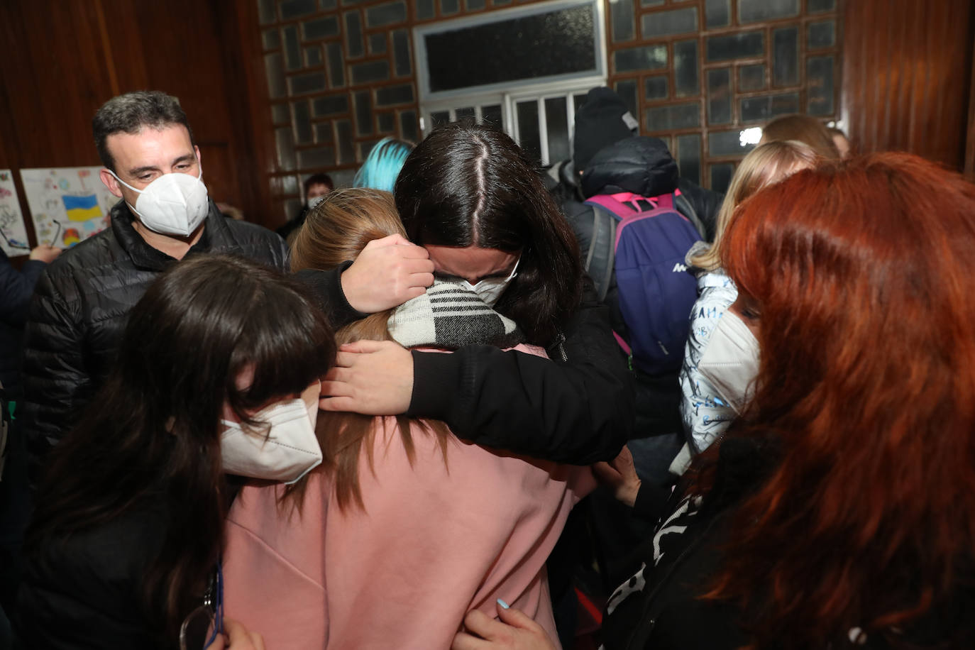 Más de 300 voluntarios han trabajado para adecuar el colegio San José para su llegada: «Hemos conseguido montar una casa para cincuenta personas en dos días»