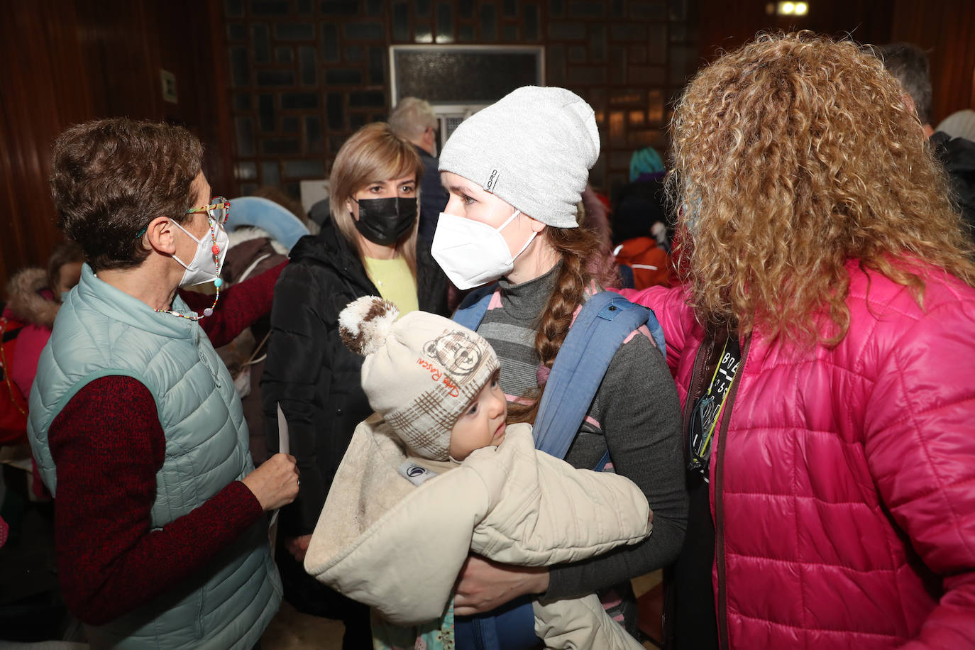 Más de 300 voluntarios han trabajado para adecuar el colegio San José para su llegada: «Hemos conseguido montar una casa para cincuenta personas en dos días»