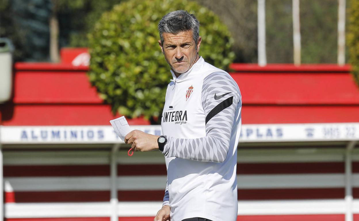 El entrenador del Sporting, José Luis Martí, este viernes, en Mareo