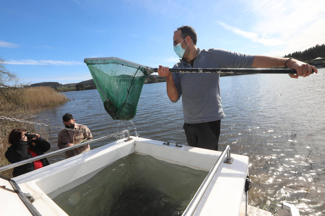 Fotos: La trucha vuelve a La Granda