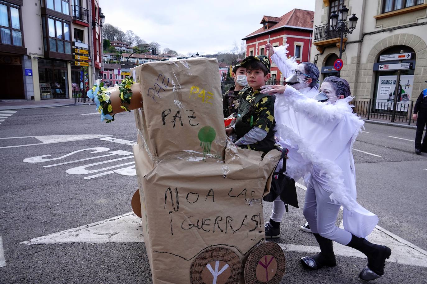 Fotos: Cangas de Onís, a tope con el Carnaval