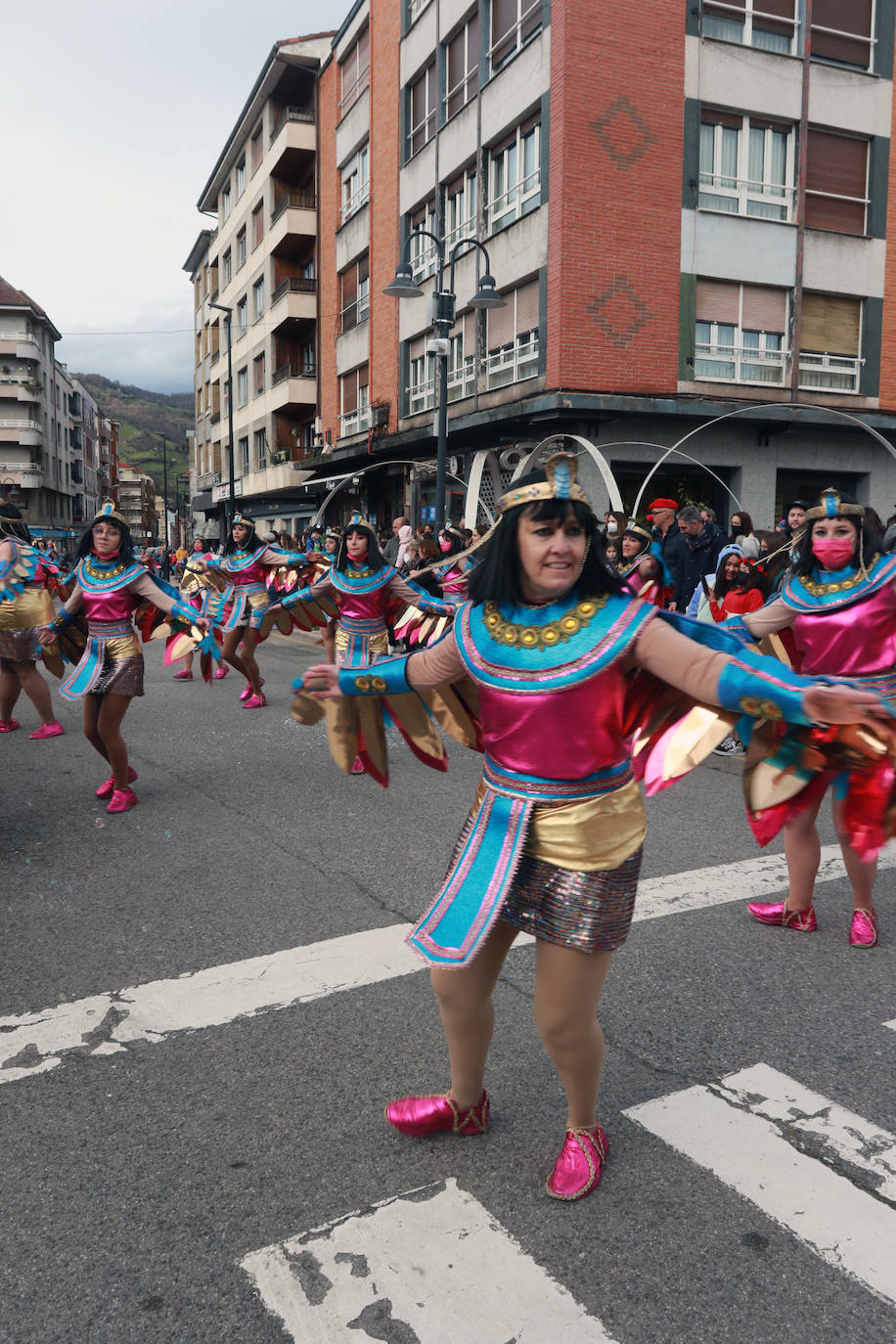 Fotos: Pola de Lena vive a lo grande el Antroxu