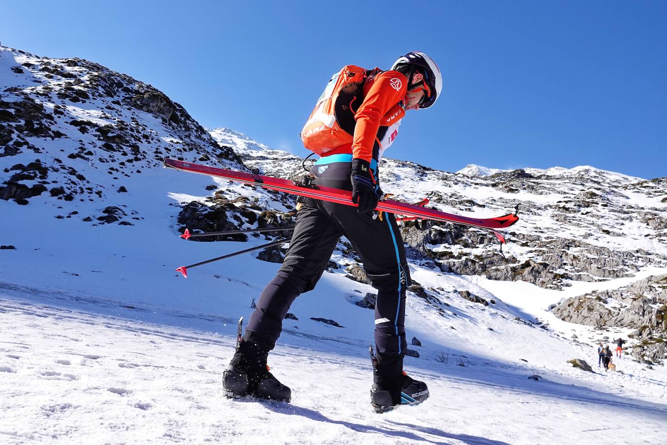 La carrera de esquí de montaña reúne este fin de semana a 120 participantes de toda España y Europa en el macizo de Andara, en los Picos