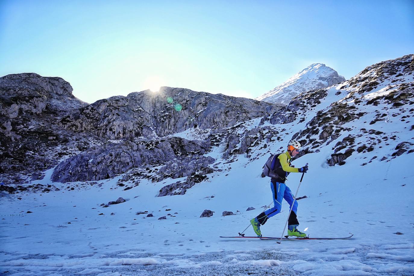 La carrera de esquí de montaña reúne este fin de semana a 120 participantes de toda España y Europa en el macizo de Andara, en los Picos