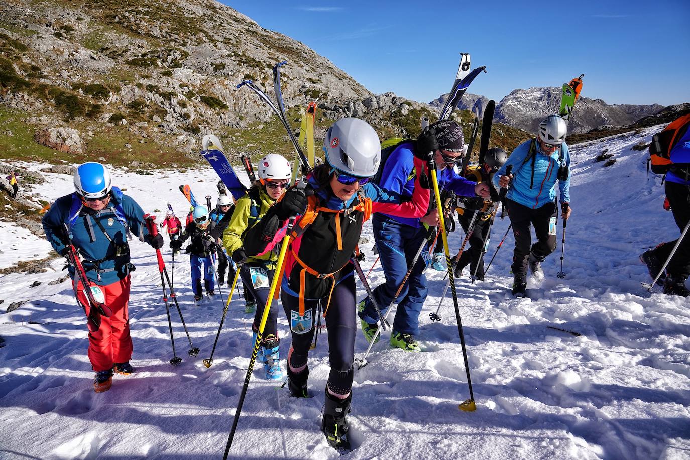 La carrera de esquí de montaña reúne este fin de semana a 120 participantes de toda España y Europa en el macizo de Andara, en los Picos