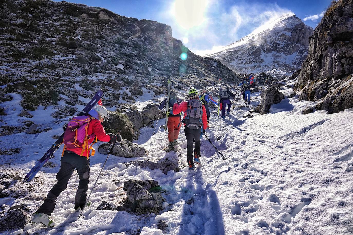 La carrera de esquí de montaña reúne este fin de semana a 120 participantes de toda España y Europa en el macizo de Andara, en los Picos