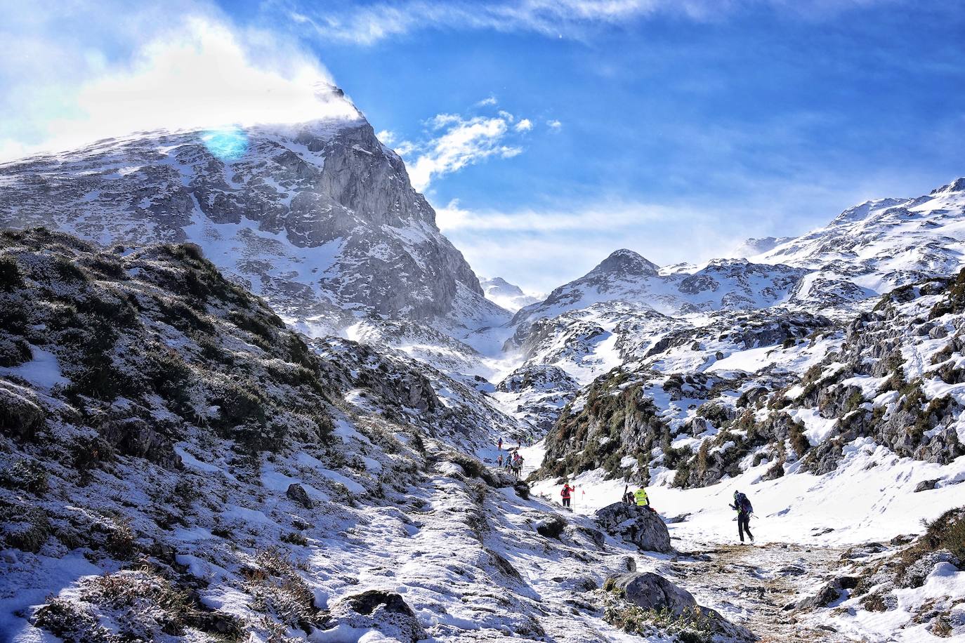 La carrera de esquí de montaña reúne este fin de semana a 120 participantes de toda España y Europa en el macizo de Andara, en los Picos
