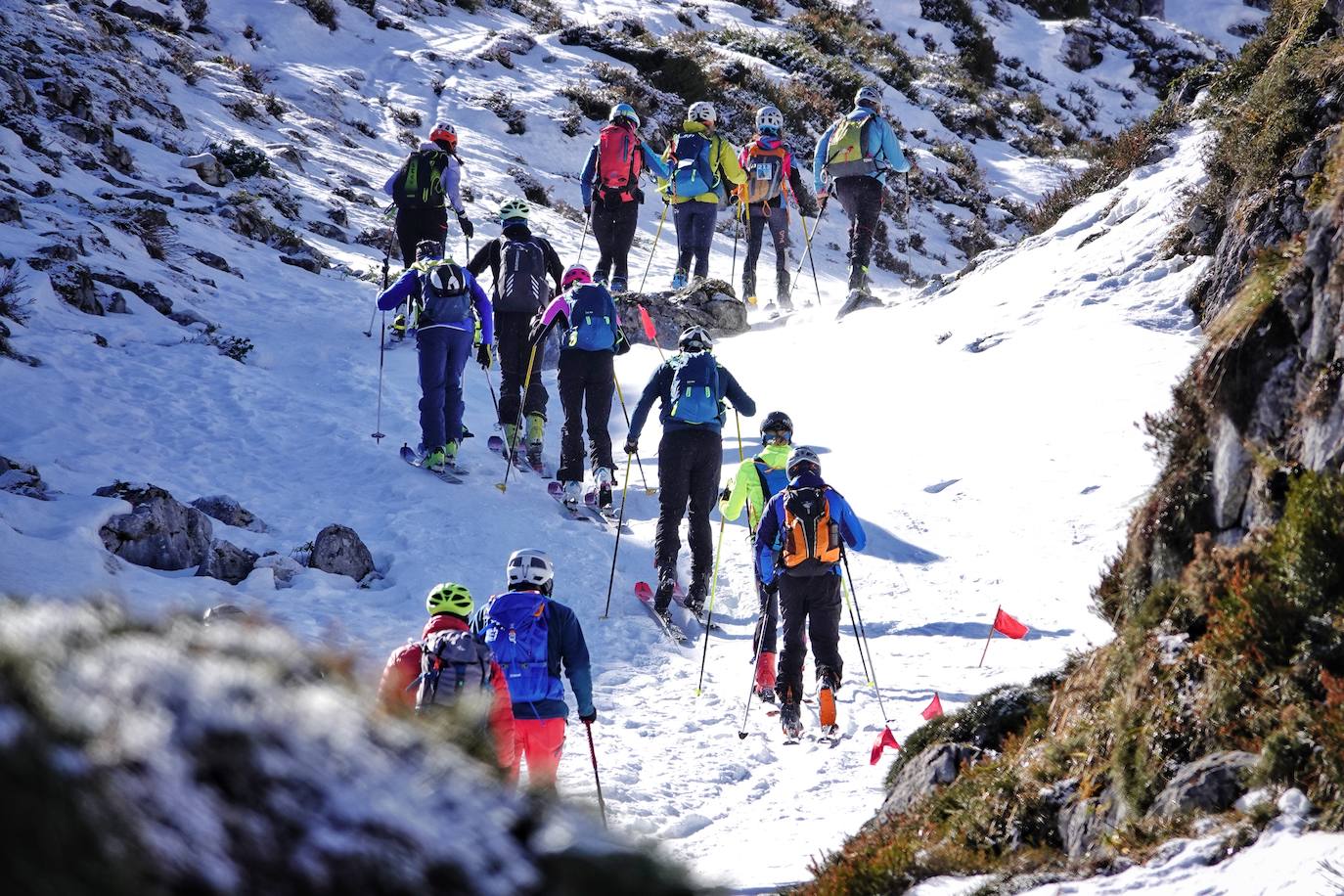 La carrera de esquí de montaña reúne este fin de semana a 120 participantes de toda España y Europa en el macizo de Andara, en los Picos