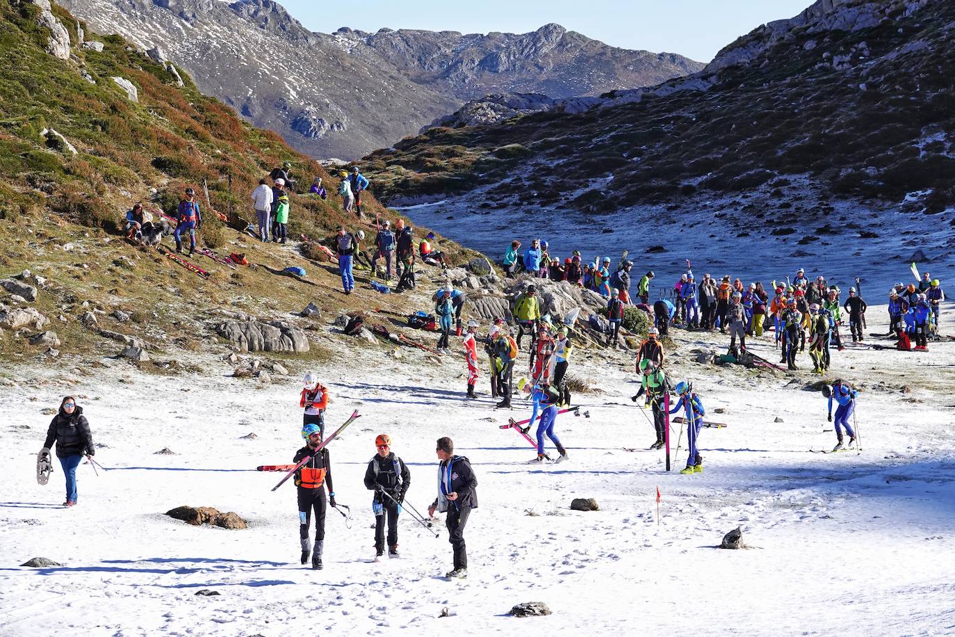 La carrera de esquí de montaña reúne este fin de semana a 120 participantes de toda España y Europa en el macizo de Andara, en los Picos