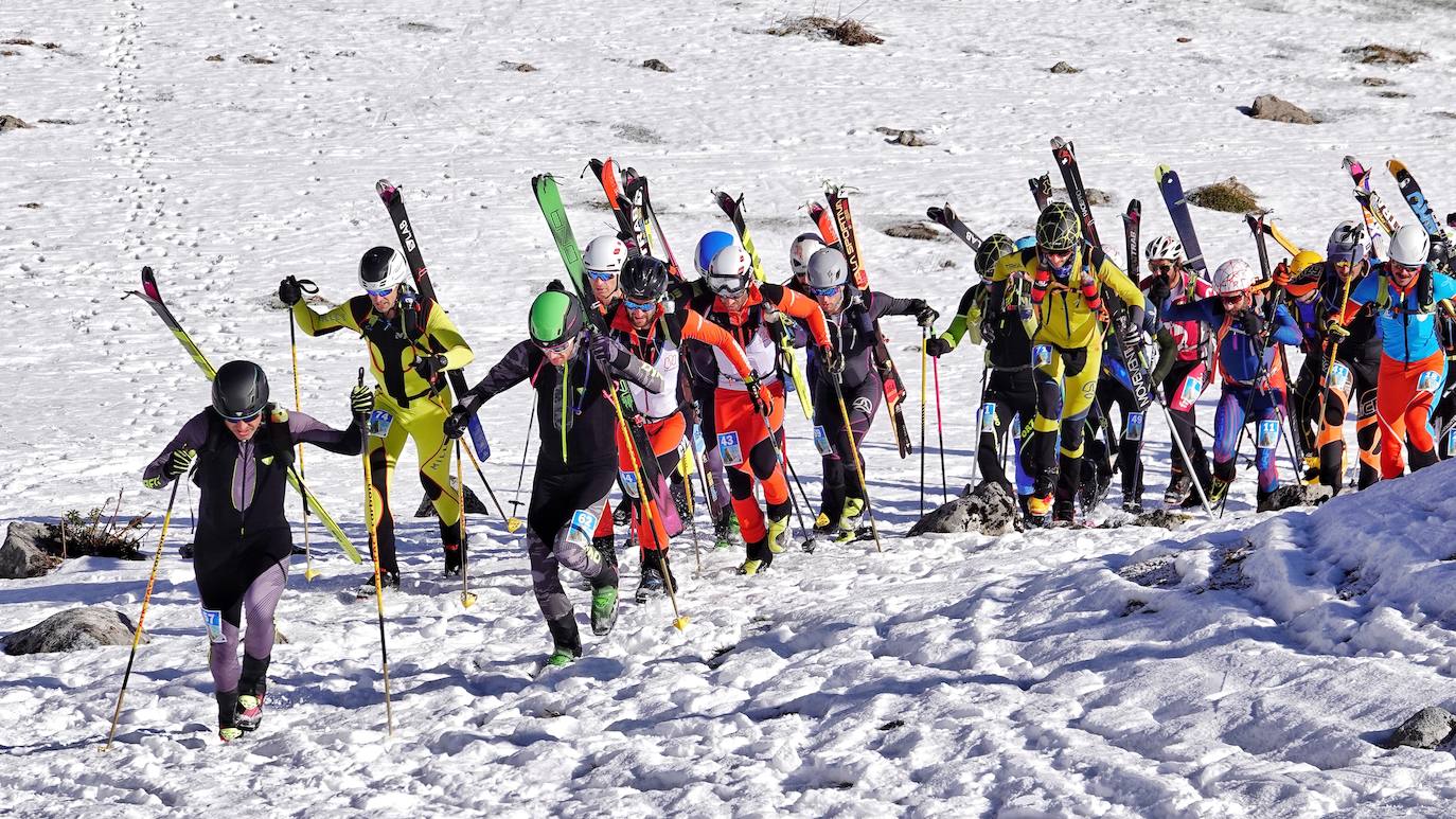 La carrera de esquí de montaña reúne este fin de semana a 120 participantes de toda España y Europa en el macizo de Andara, en los Picos