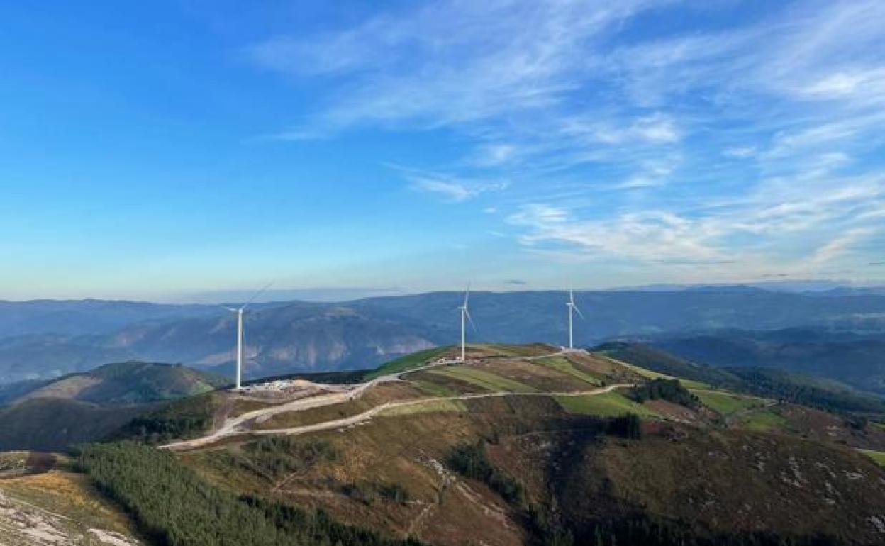 Vista general de los parques eólicos de El Segredal y el de Vidural y Corde.