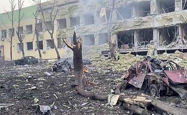 Muere la embarazada cuya imagen dio la vuelta al mundo tras el bombardeo a un hospital de Mariúpol 