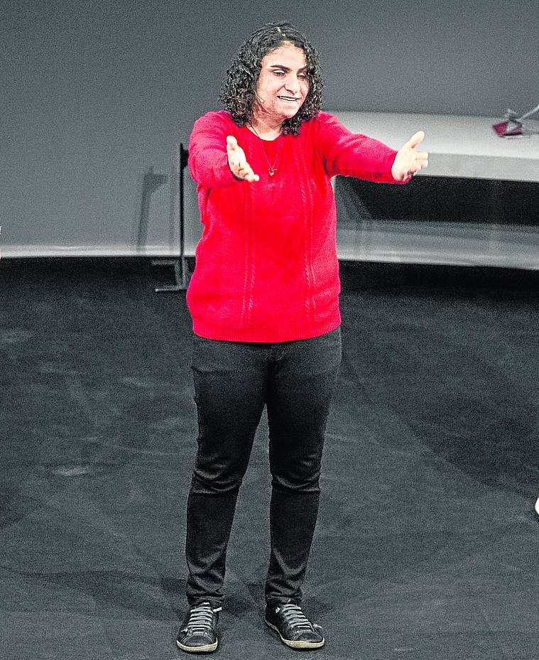 Nadia Ghulam, sobre el escenario. 