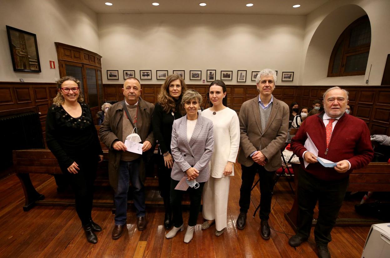 Teresa Bobes, Daniel Rodríguez, Elisa Seijo, Pilar A. Sáiz, Paula Zurrón, Luis Jiménez y Julio Bobes. 
