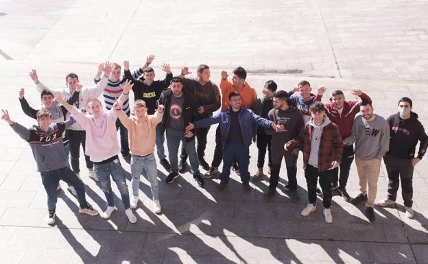 Los estudiantes del CIFP La Laboral, en las instalaciones del centro 