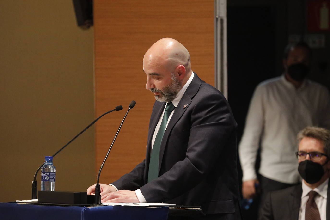 La Escuela Politécnica de Ingeniería (EPI) de Gijón celebró este viernes, a las 18 horas, la ceremonia de entrega de diplomas 2022. Este año fueron 400 los alumnos participantes. Al acto acudieron, entre otros, el rector, Ignacio Villaverde, y el director de la EPI, Juan Carlos Campo. El discurso de graduación, por su parte, corrió a cargo de Jaime Argüelles Álvarez, consejero delegado de DF-Duro Felguera, antiguo alumno de la Escuela de Ingeniería Industrial.