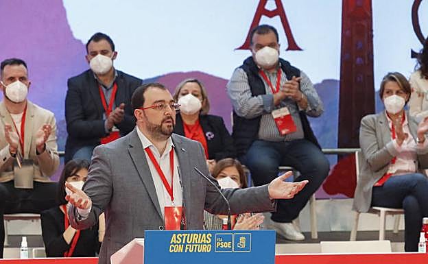 Adrián Barbón, este domingo, en el acto de clausura de su XXXIII Congreso de la FSA