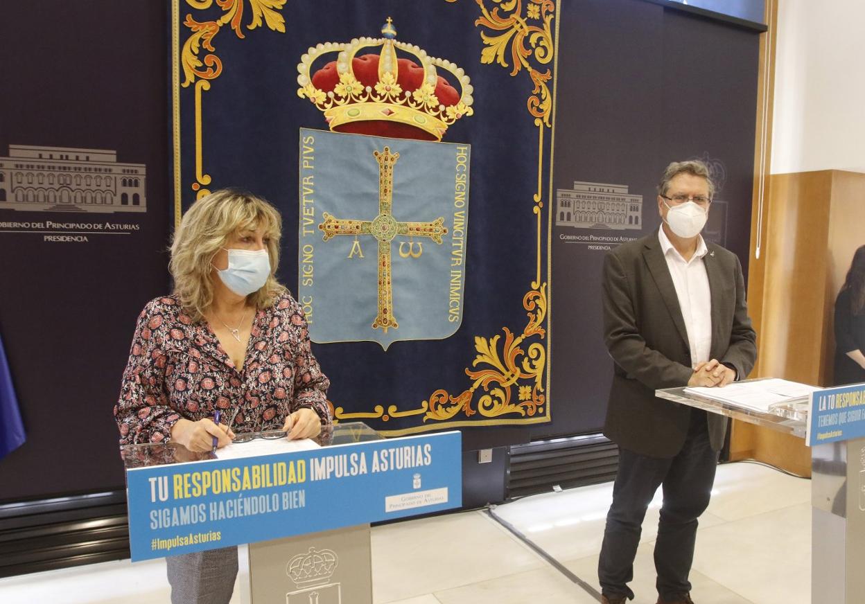 Lidia Rodríguez y Mario Margolles, en su comparecencia de ayer para explicar la nueva estrategia de control de la pandemia. 