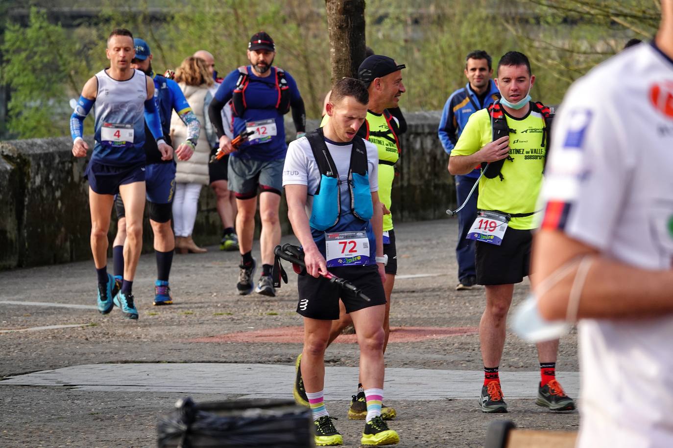 Sin duda, una de las cumbres más visitadas y más accesibles de Asturias es la ruta al PIcu Pienzu, donde centenares de personas participaron en la carrera de su subida. Comienza como un paseo de dos kilómetros llanos por pastos de montaña, en los que tenemos vistas a la costa, por un lado, y, por otro, a Arriondas y los Picos de Europa, entre otras impresionantes vistas de montaña que deja su recorrido.