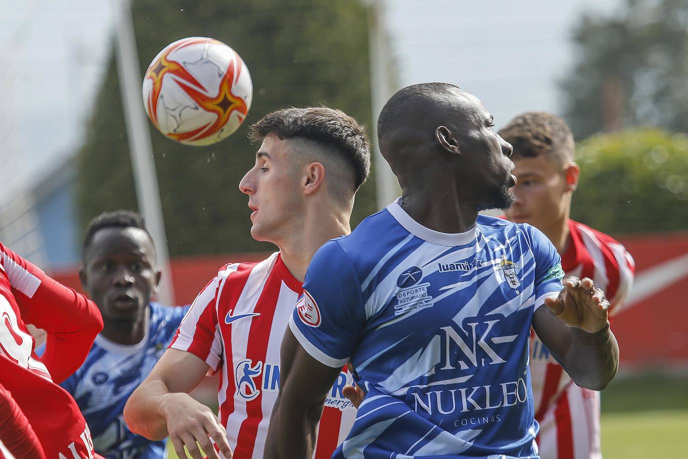 Fotos: Las mejores jugadas del Sporting B - San Martín (2-0)