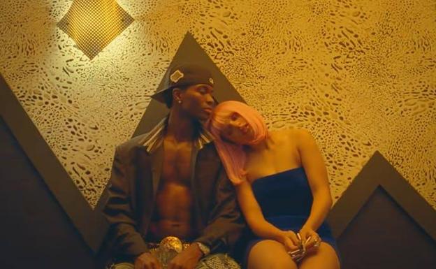 Fotograma del videoclip de 'Candy' que homenajea a Lost In Translation.