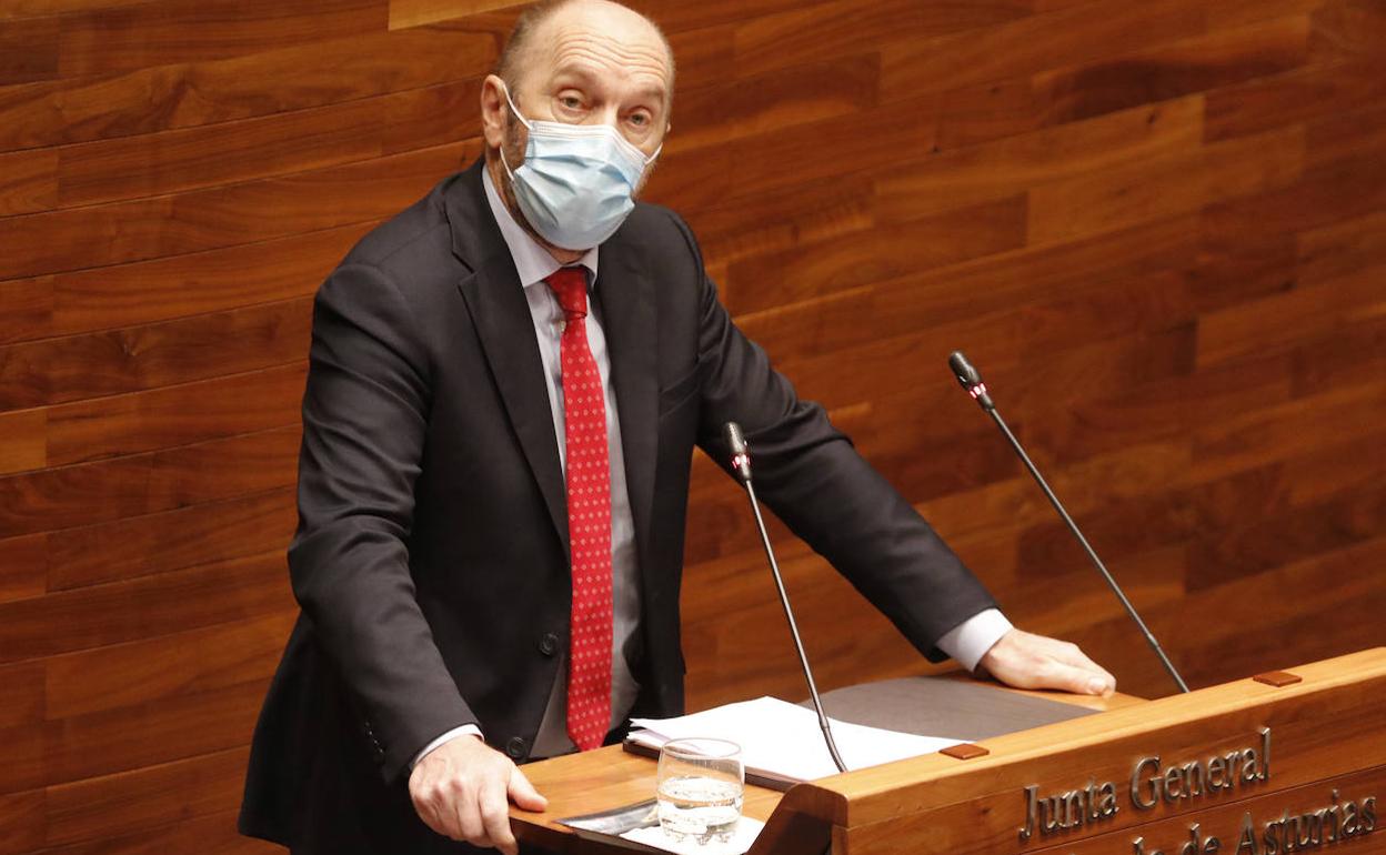 Juan Cofiño, durante una intervención parlamentaria en la Junta General