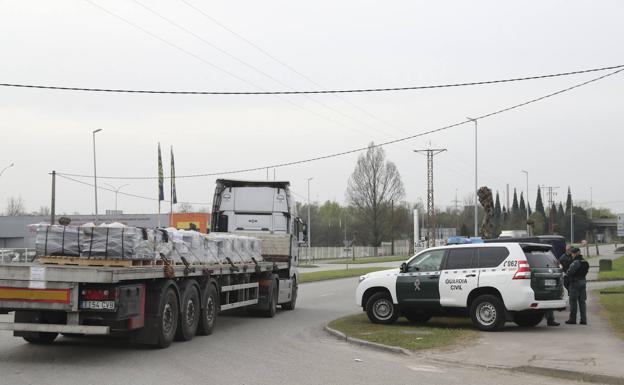 La decisión de Casintra de volver al trabajo deja en mínimos el paro del transporte en Asturias