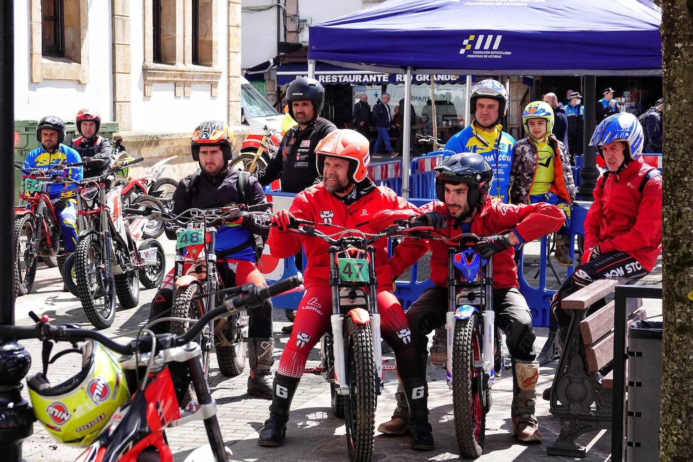 El Campeonato de Asturias de Trial ha arrancado en Cangas de Onís una nueva temporada con una prueba que también es puntuable para los campeonatos de la misma especialidad de Cantabria y el País Vasco bajo la organización del Moto Club Cuenca Minera y en colaboración con el Ayuntamiento cangués.