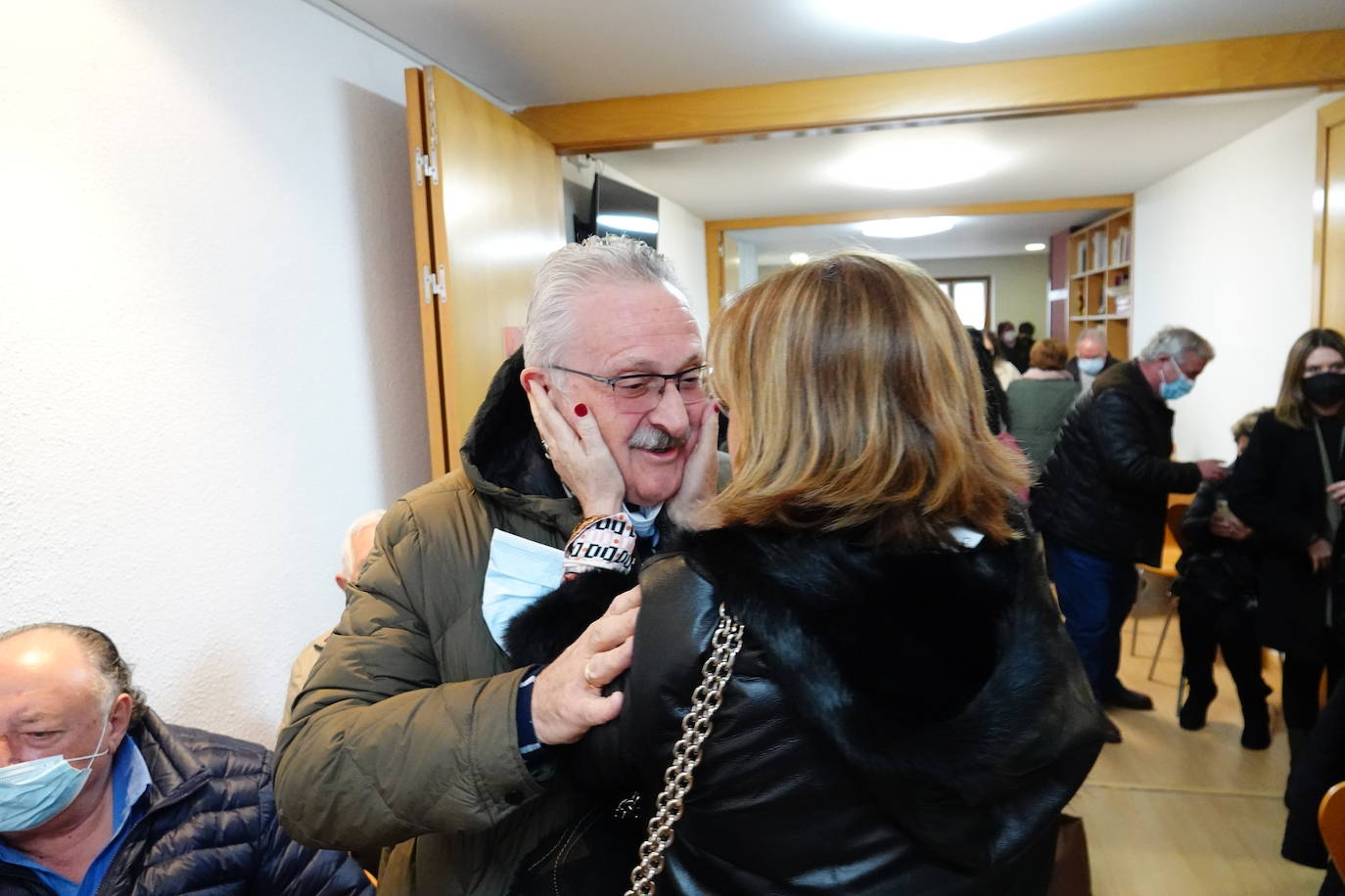 El expresidente del Principado se ha impuesto a Ángel Morales por 123 votos a 94 y ha sido elegido nuevo secretario general del PSOE de Llanes