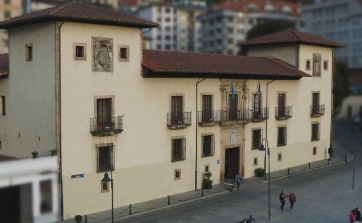 Fachada del Ayuntamiento de Cangas del Narcea