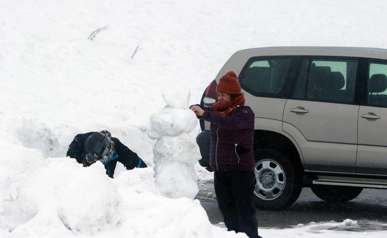 Nieve en la estación de Valgrande-Pajares 