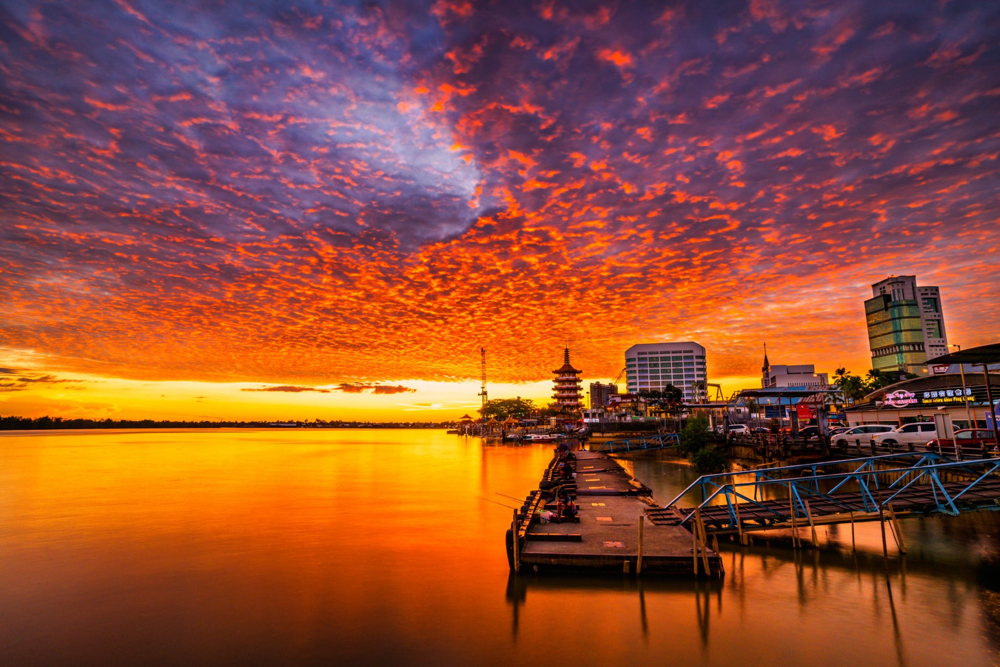 'A Burning Sky', en Sibu, Sarawak, Malaysia.