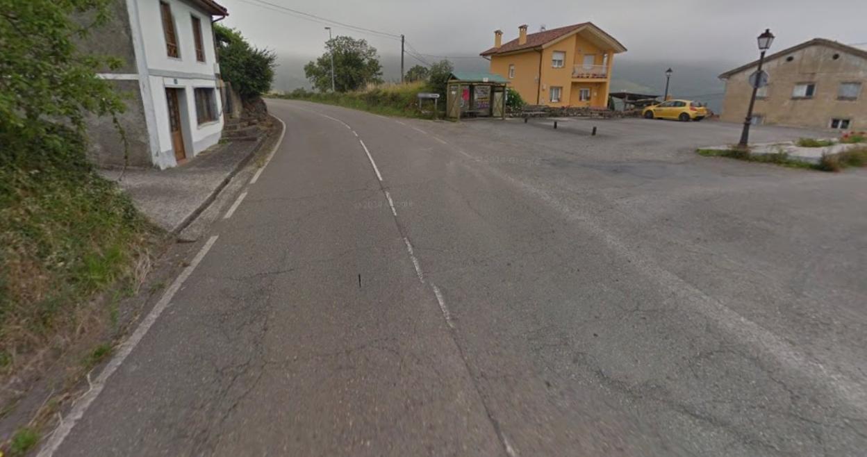 AS-237 a su paso por Llamero. 