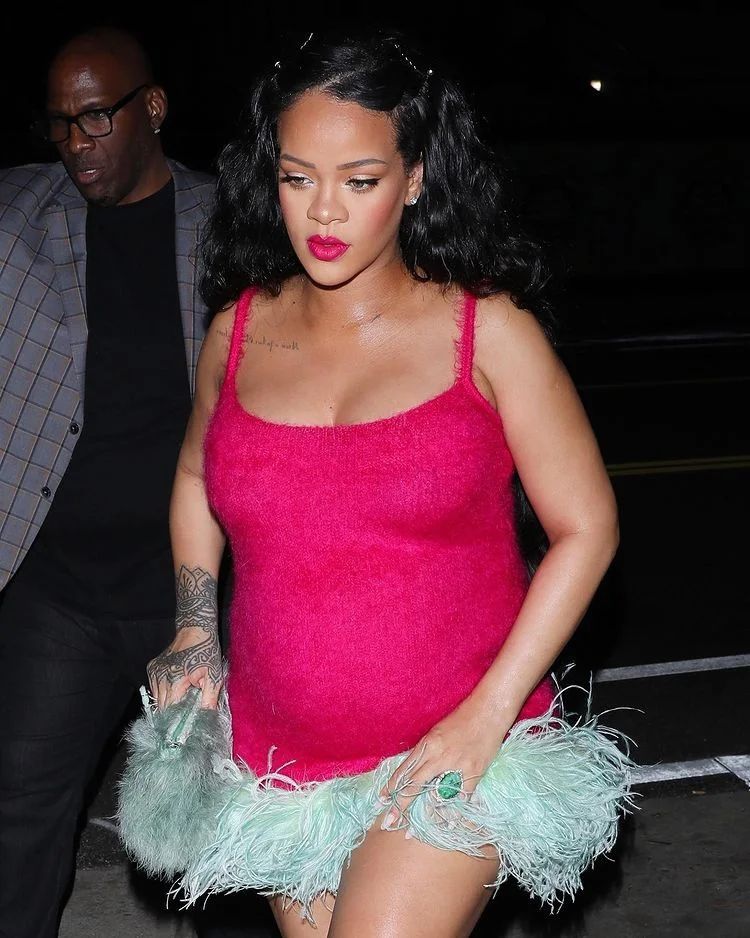 Rihanna dará a luz pronto a su primer hijo.