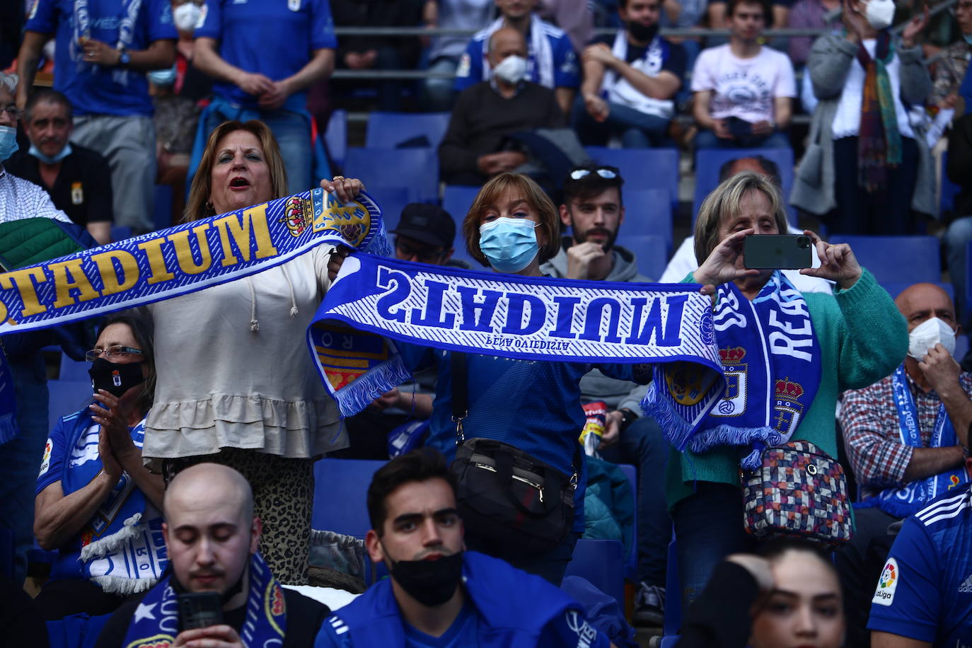 El conjunto azul se llevó la victoria en el Carlos Tartiere gracias a un gol de Bastón.