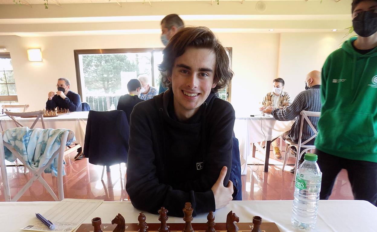 Gonzalo Alonso, campeón regional de Segunda División. 