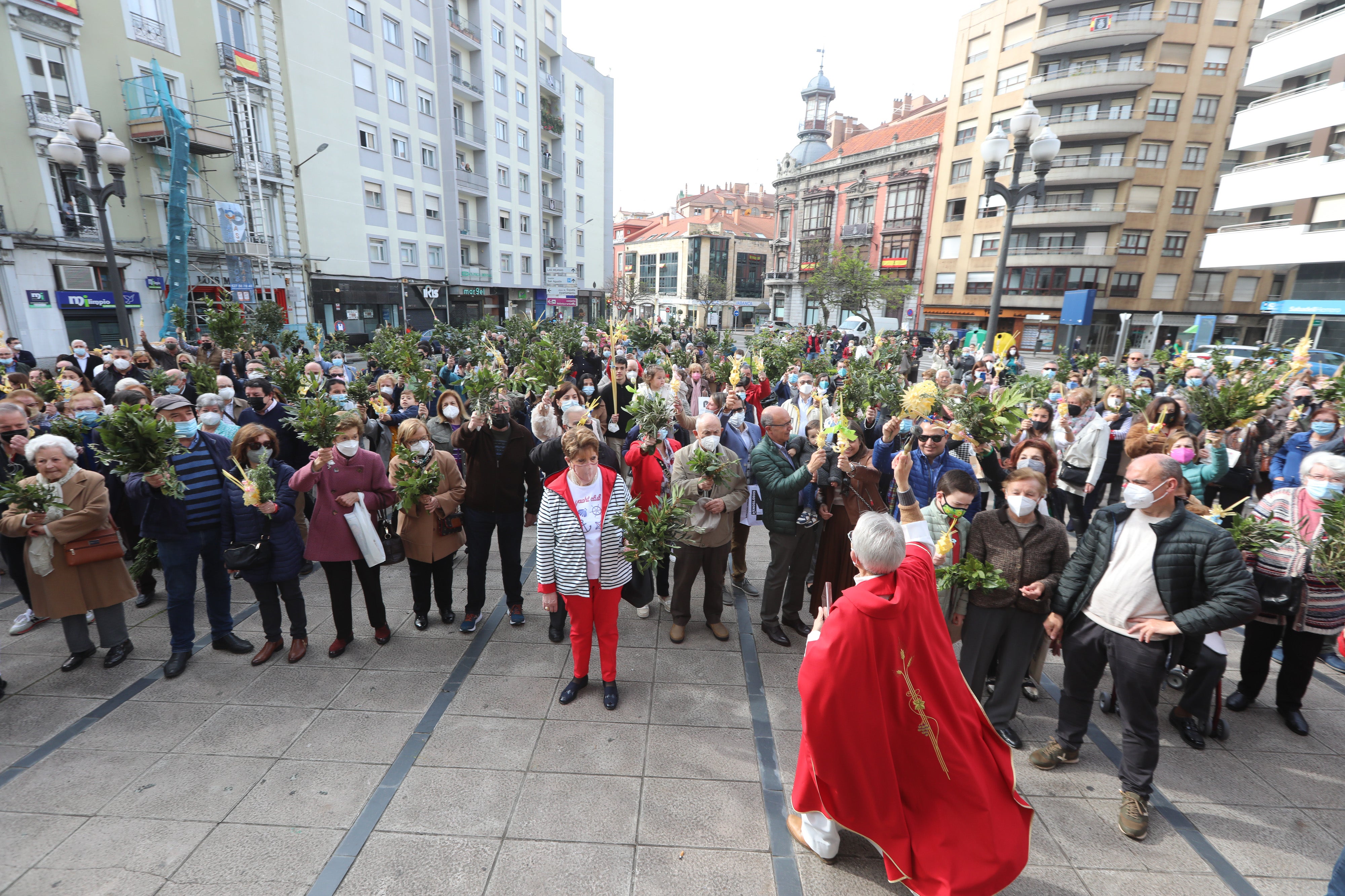 Fotos: Avilés recupera el Domingo de Ramos