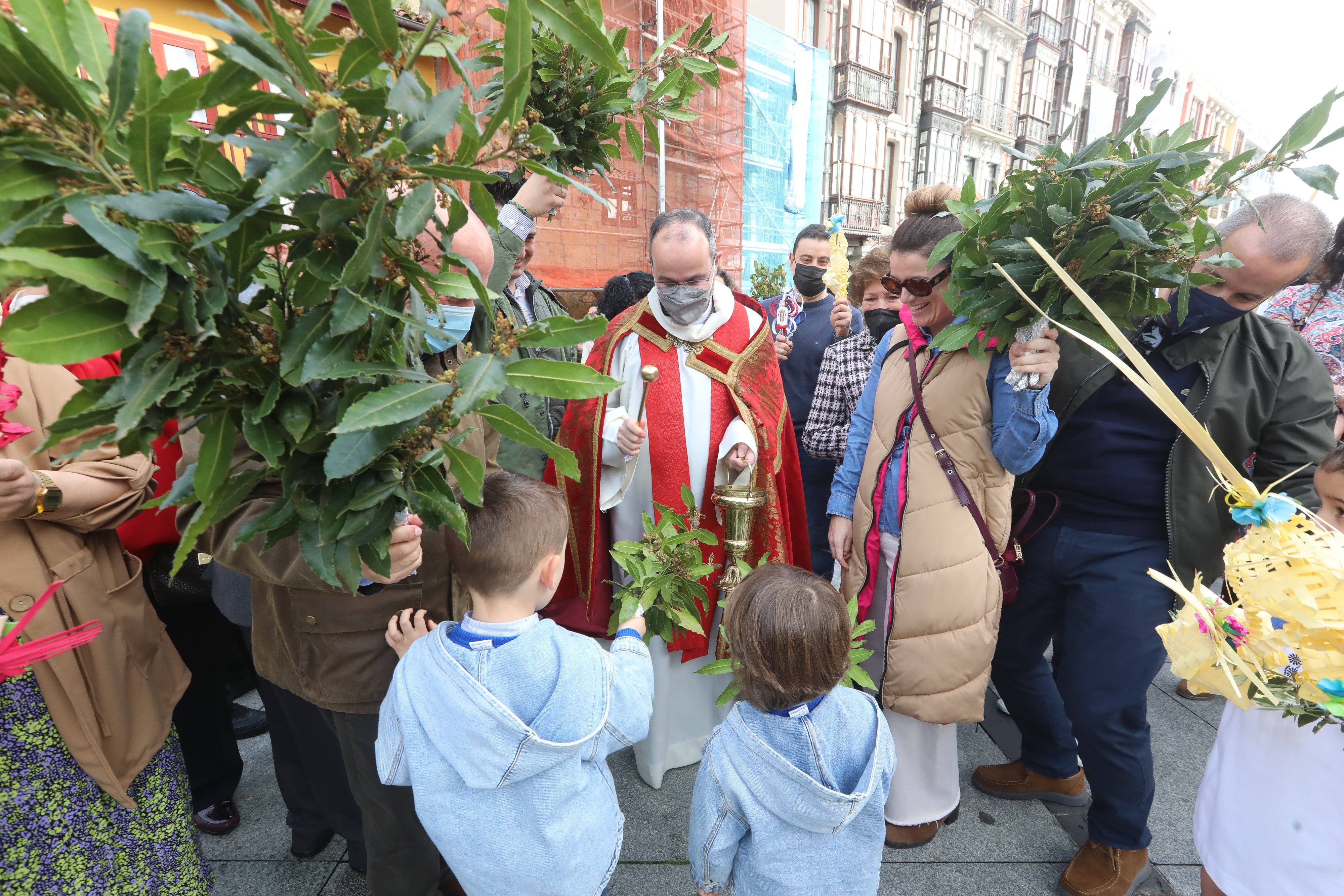 Fotos: Avilés recupera el Domingo de Ramos