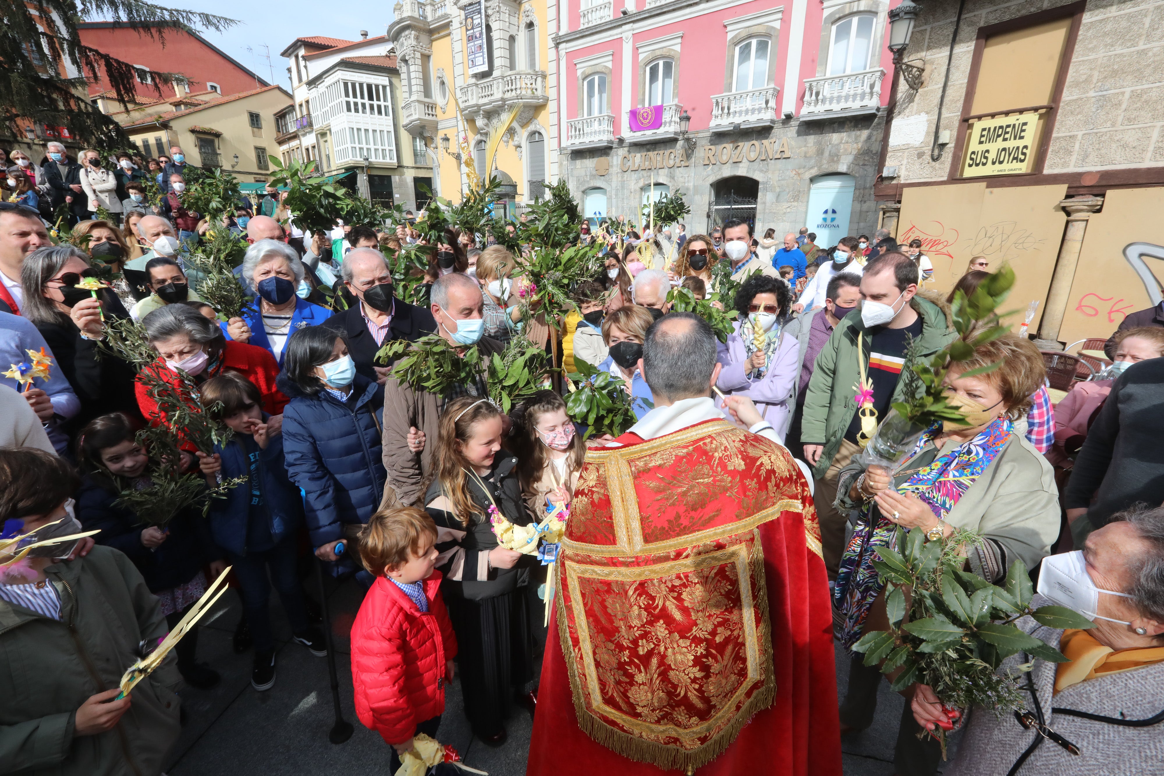 Fotos: Avilés recupera el Domingo de Ramos