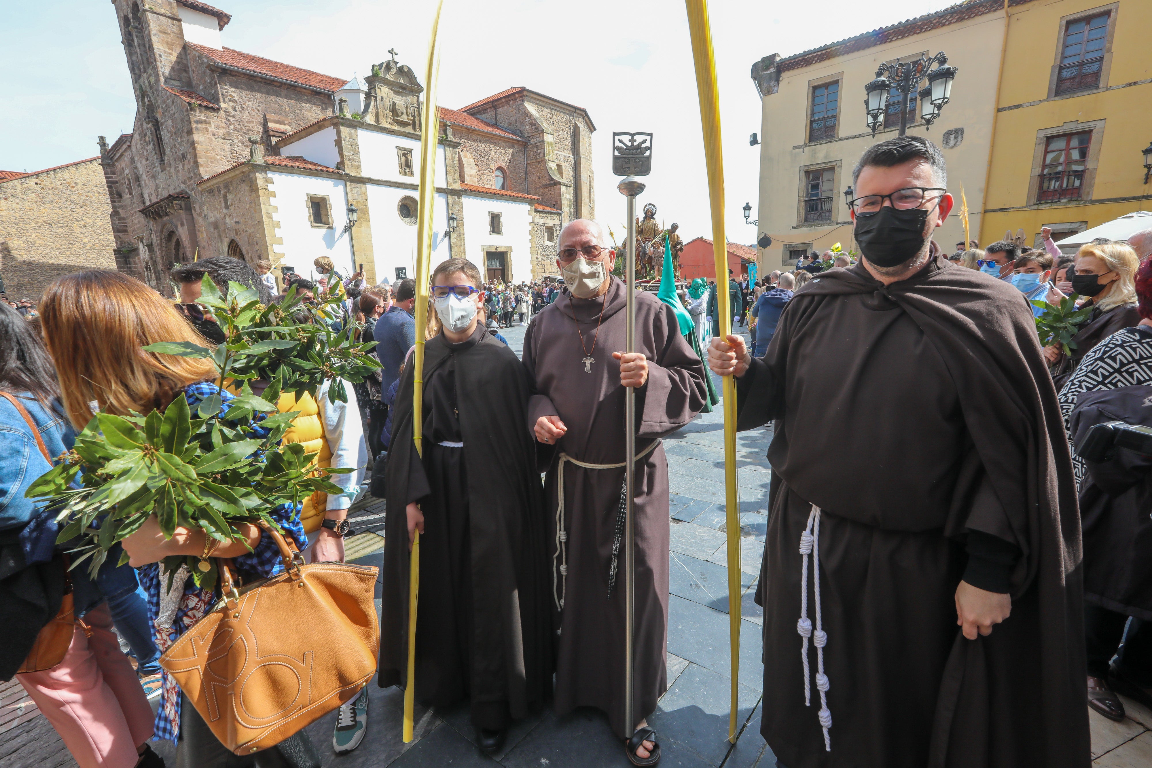 Fotos: Avilés recupera el Domingo de Ramos
