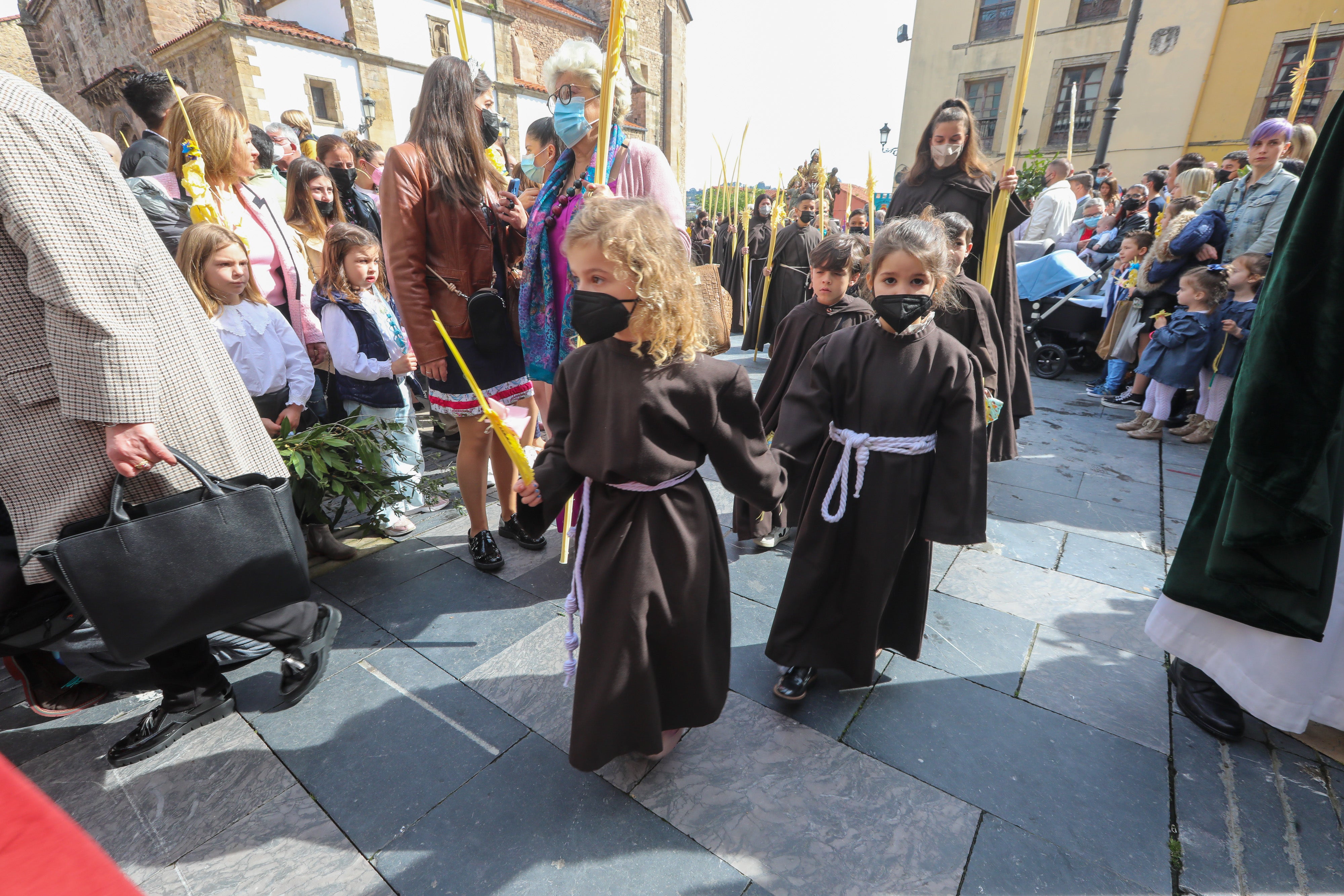 Fotos: Avilés recupera el Domingo de Ramos