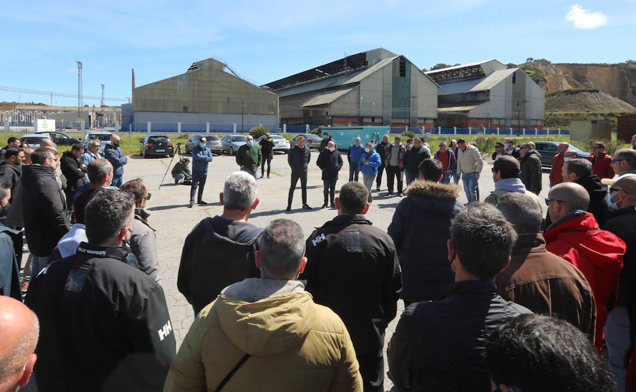 El acuerdo con Alcoa, en la cuerda floja por un conflicto en La Coruña