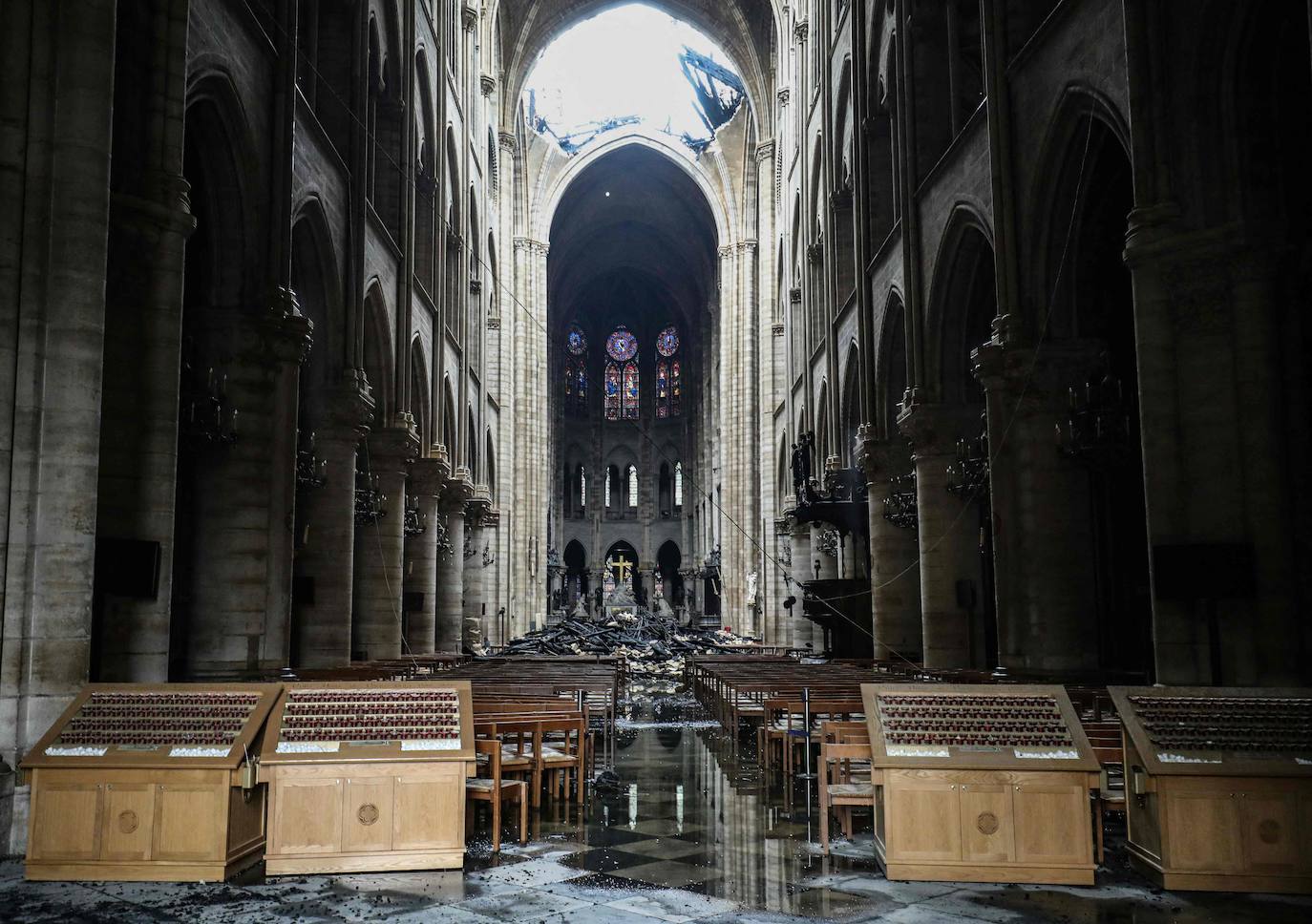 El 15 de abril de 2019 asistíamos atónitos al incendio de Notre Dame de París, la catedral más famosa del mundo. Sin duda una de las catástrofes artísticas más graves de la historia. Tres años después, las obras avanzan a buen ritmo y se espera que el templo reabra el 15 de abril de 2024. La fase inicial acabará este mismo verano.