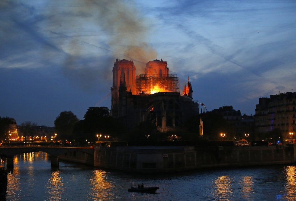 El 15 de abril de 2019 asistíamos atónitos al incendio de Notre Dame de París, la catedral más famosa del mundo. Sin duda una de las catástrofes artísticas más graves de la historia. Tres años después, las obras avanzan a buen ritmo y se espera que el templo reabra el 15 de abril de 2024. La fase inicial acabará este mismo verano.