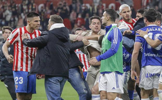 Derbi Sporting-Oviedo | Jorge Ménendez Vallina: «Espero que los incidentes violentos, como la agresión a Femenías, tengan castigo»